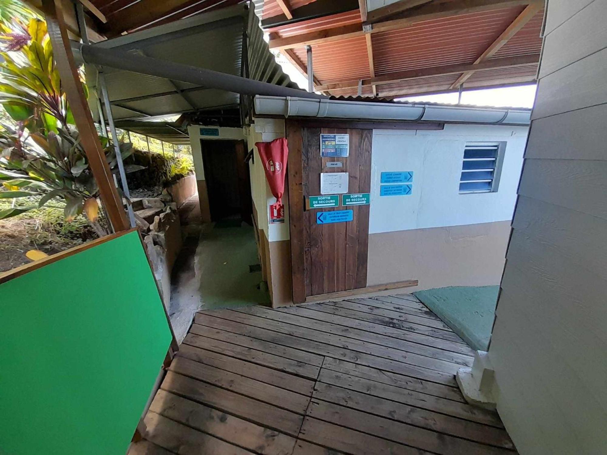 Fare Arana Moorea Guesthouse Atiha Номер фото